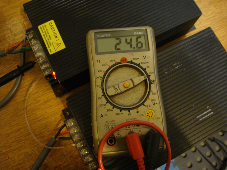 24 VDC via two 12VPWR.jpg