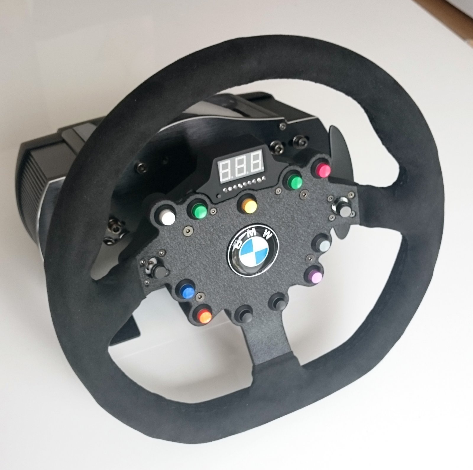 fanatec_bmw_m3_gt_rim_front.jpg