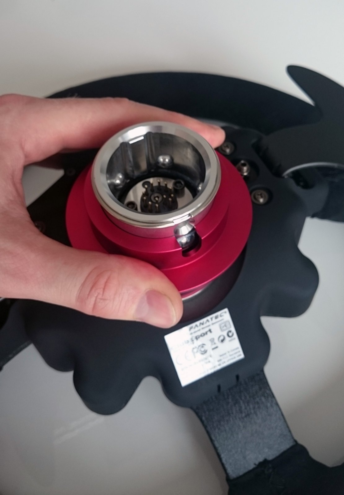 fanatec_bmw_m3_gt_rim_quick_release.jpg
