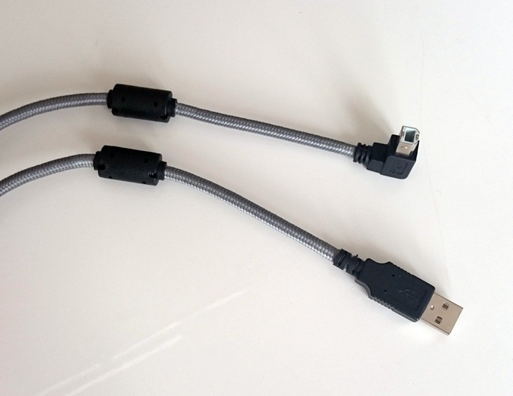 fanatec_wheel_base_connectors.jpg