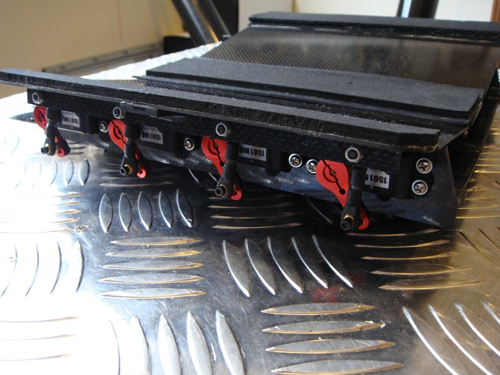 G-Seat Servos.jpg