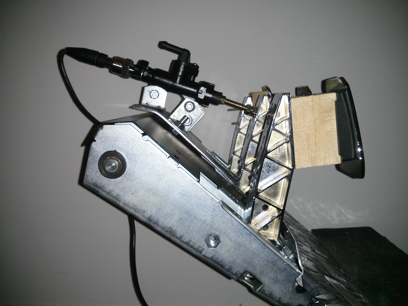 hyd brake 1.jpg