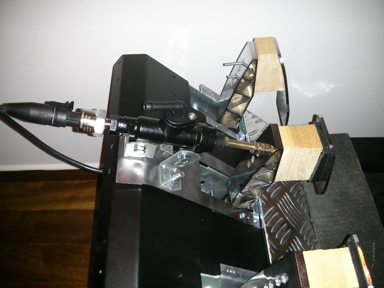 hyd brake 2.jpg