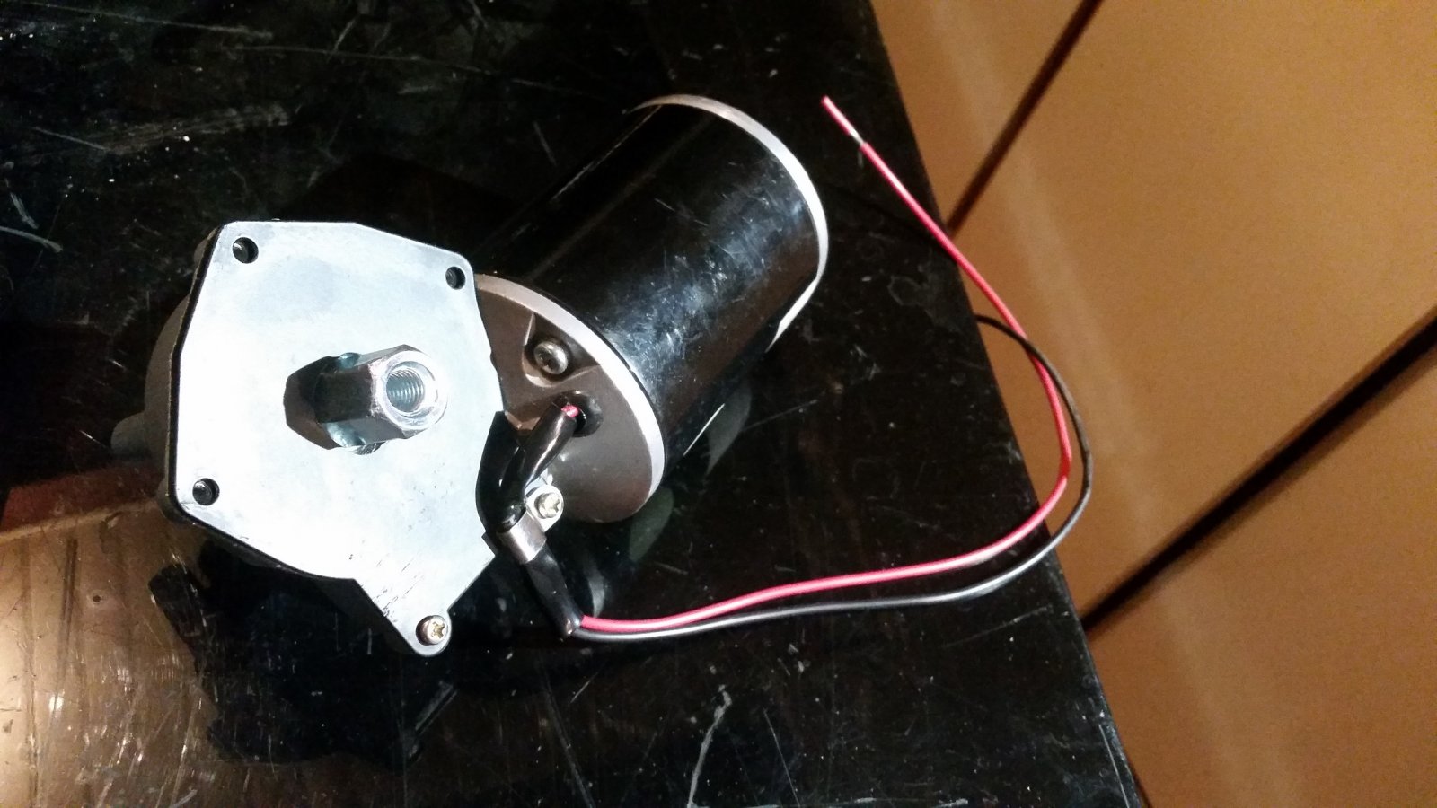 moteur avec ecrou M10.jpg