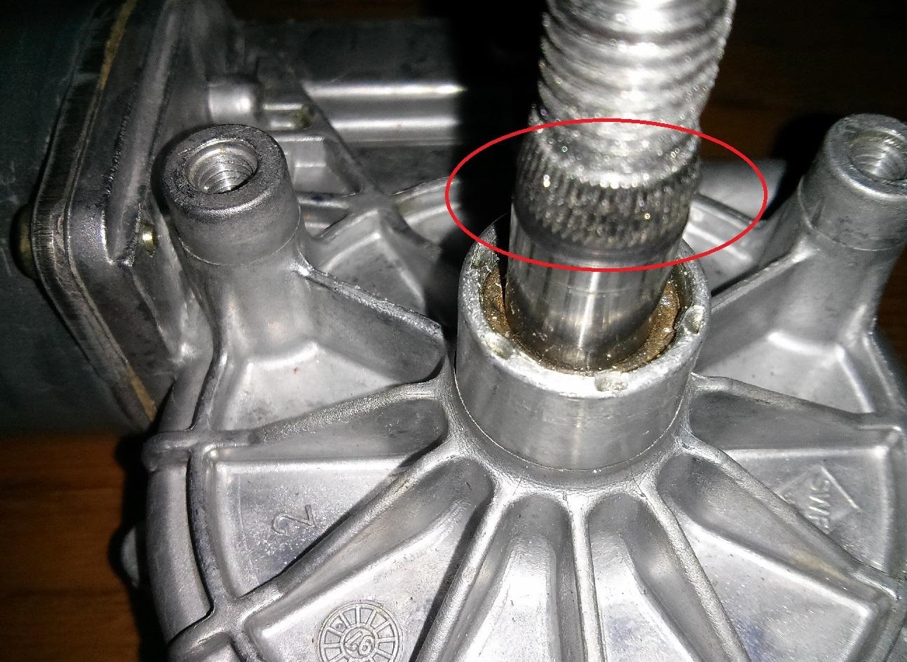 motor axle detail.jpg