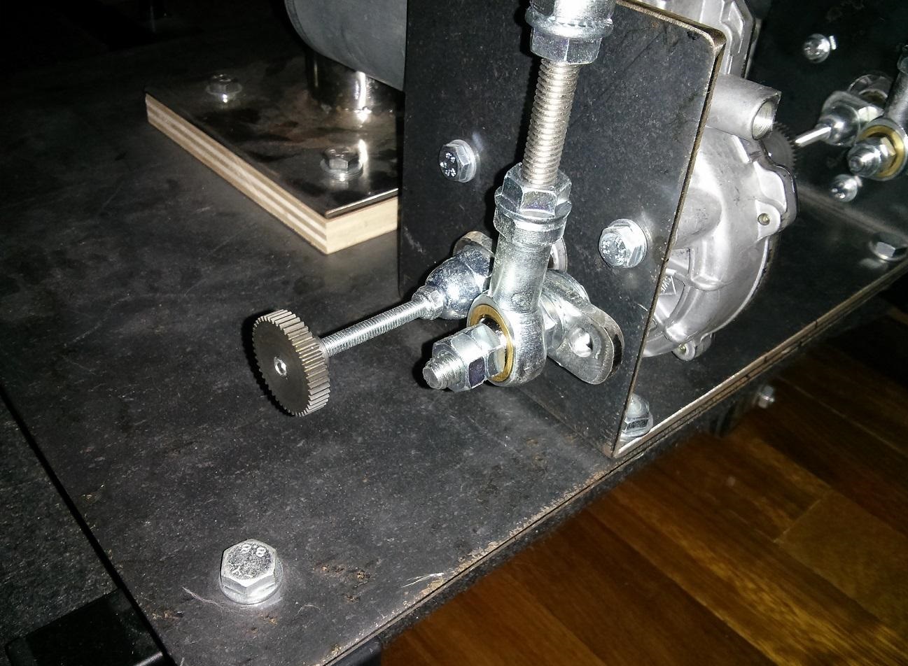 motor pinion 1.jpg