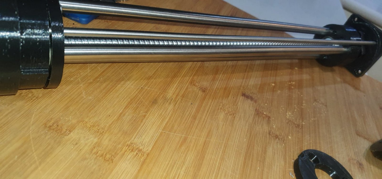 top locating lug on actuator.jpg